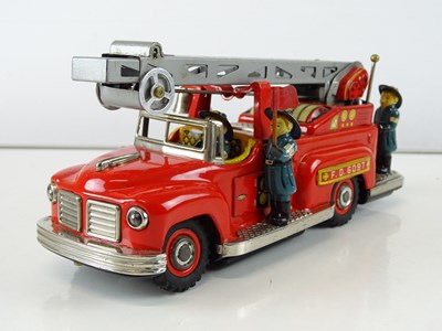 Lot 95 - A 1950s Japanese tinplate NOMURA battery...