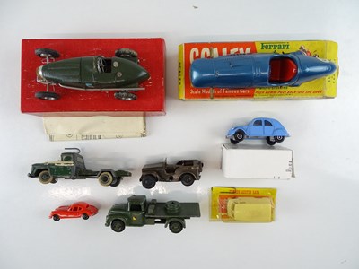 Lot 105 - A group of mixed toys to include a SCALEX...
