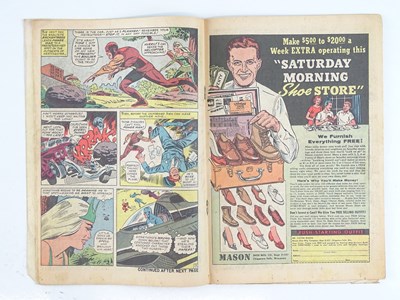 Lot 5 - AVENGERS #21 & 22 - (2 in Lot) - (1965 -...