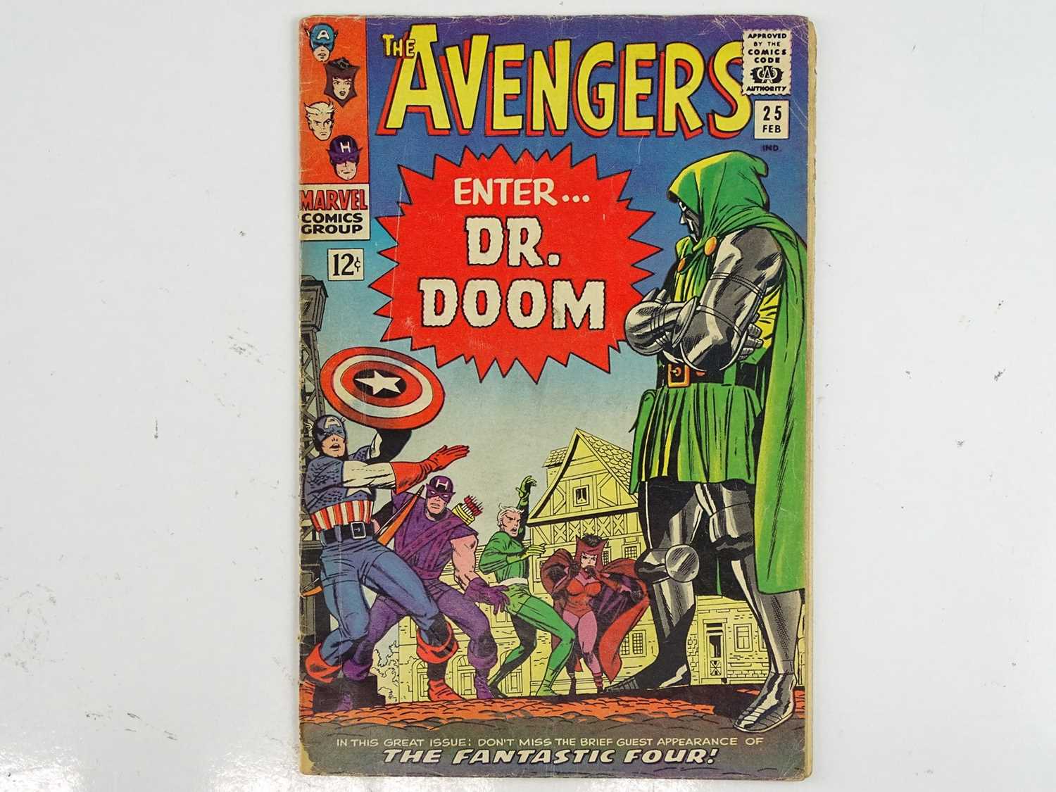 Lot 7 - AVENGERS# 25 (1966 - MARVEL) - Fantastic Four...